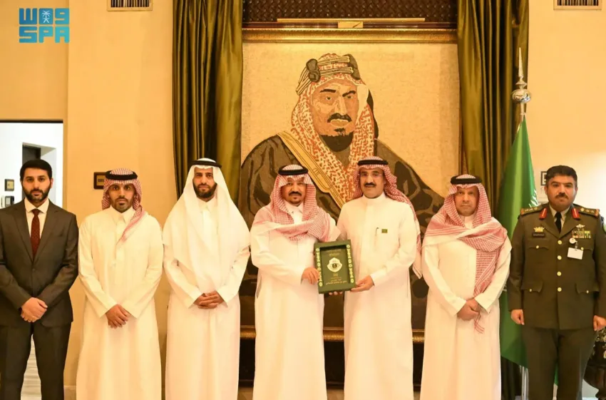 سفير السعودية في تونس يجتمع بالمدير العام للمرور لتعزيز التعاون