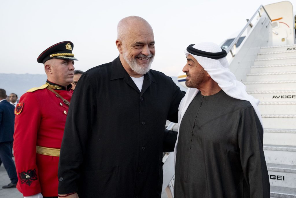 رئيس الدولة ورئيس الوزراء الألباني يعقدان مباحثات لتعزيز علاقات التعاون بين البلدين