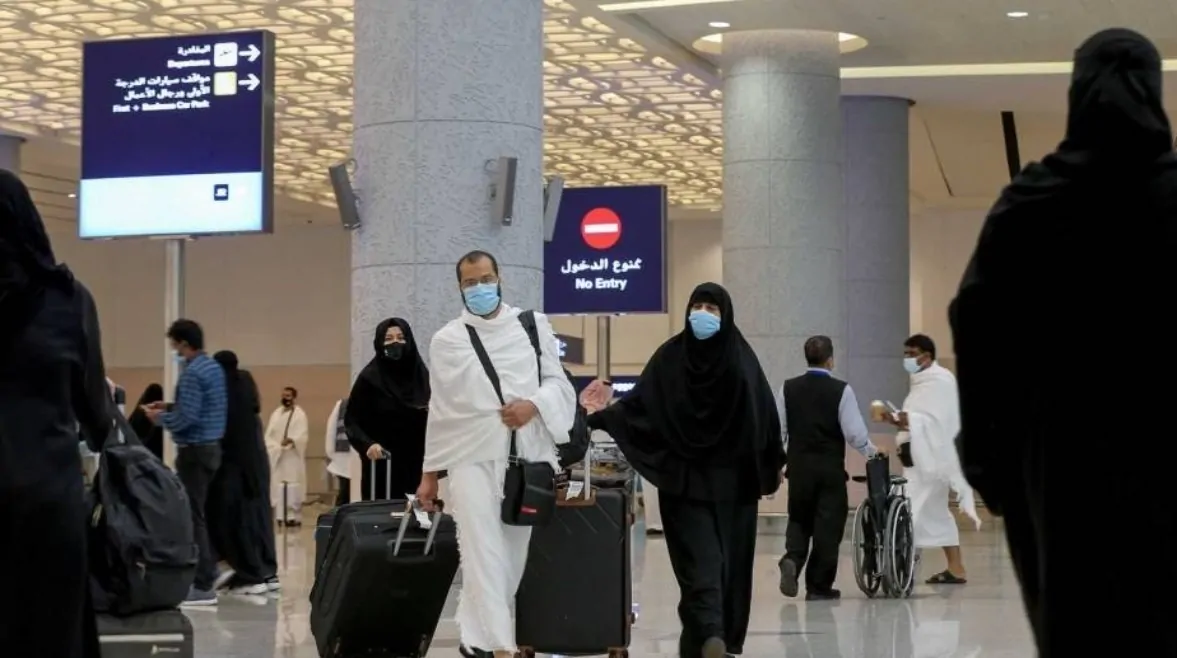 السعودية تحذر من سماسرة تأشيرات العمرة: احذروا من عمليات النصب باستخدام “الباركود”