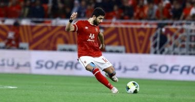 الأهلي يحتفل بتكريم أيمن أشرف قبل مغادرته من التتش اليوم