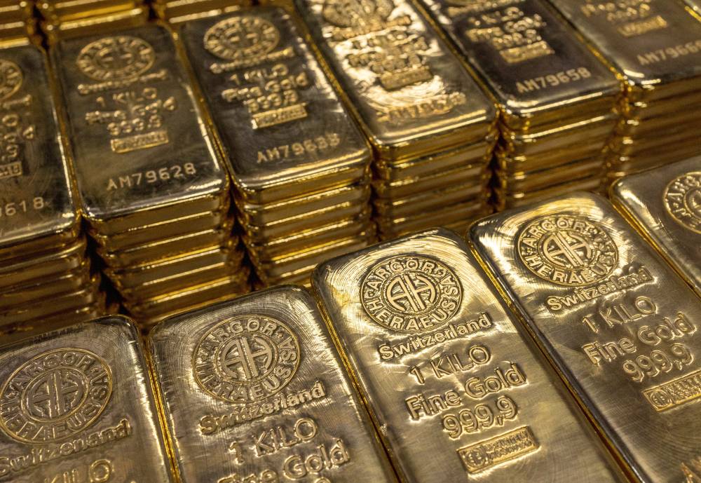 تراجع أسعار الذهب إثر ارتفاع الرغبة في المخاطرة بعد اتفاق واشنطن وطوكيو