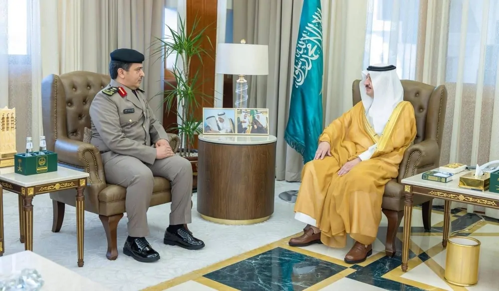 أمير الشرقية يكرّم المتميزين من الضباط والأفراد تقديراً لجهودهم