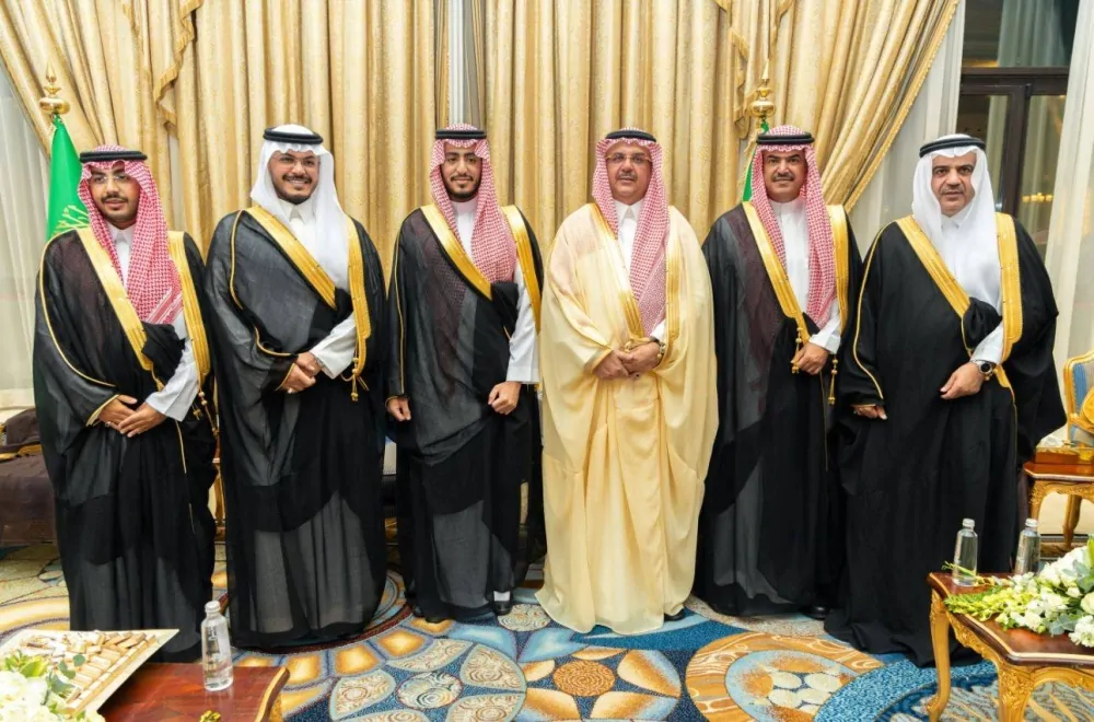 أمراء ومسؤولون يتألقون في حفل زواج الحارثي بالمملكة