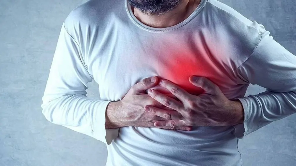استشاري قلب: ارتفاع درجات الحرارة والعرق يزيدان من خطر الإصابة بالجلطات