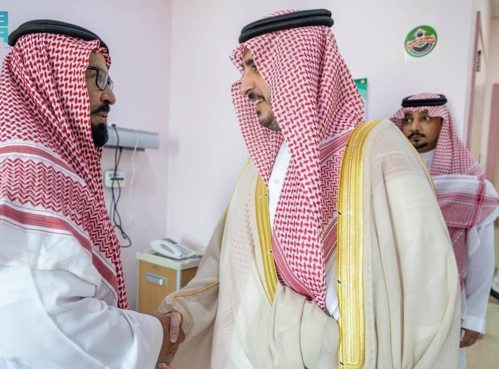 أمير الجوف يطمئن على صحة المعرّف الرويلي: تفاصيل جديدة من أخبار لايت