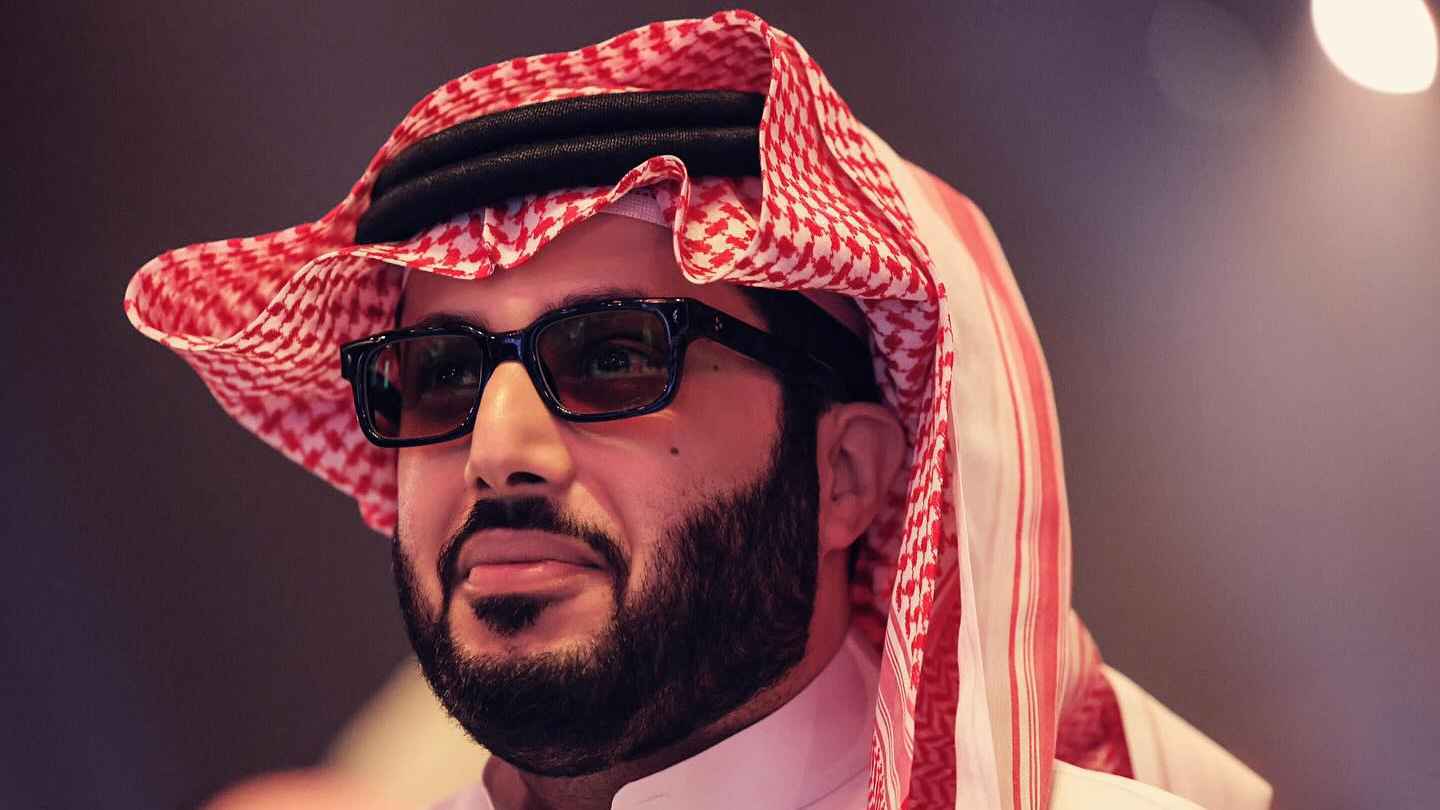 تركي آل الشيخ يطل على جماهيره بإعلان بوستر مثير لـ”Seven Dogs”