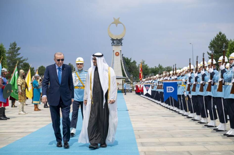 محمد بن زايد وأردوغان: أهمية الحلول الدبلوماسية في مواجهة أزمات العالم (فيديو)