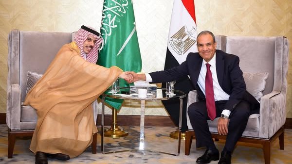 مصر تؤكد: لا للمحاولات اليائسة لزعزعة العلاقات مع السعودية