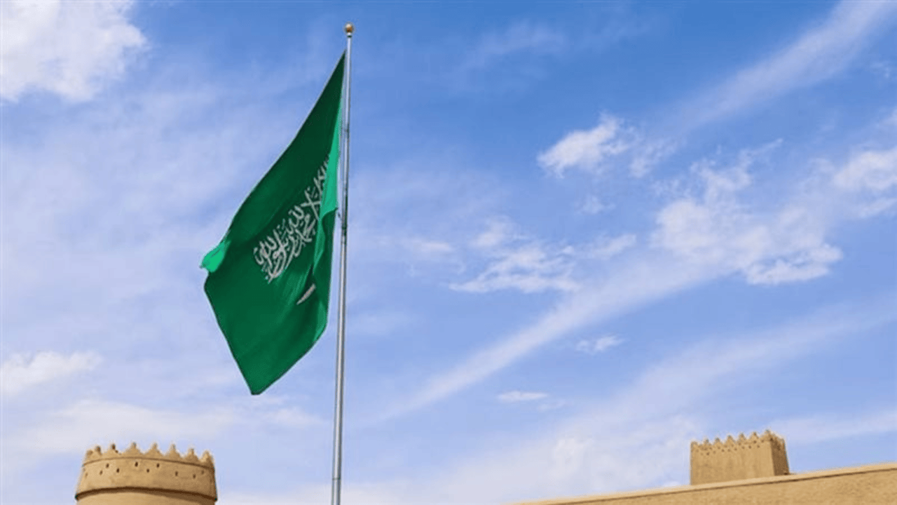 إلغاء موافقة الكفيل: شروط وضوابط جديدة لنقل الكفالة في السعودية لحماية حقوق العمال