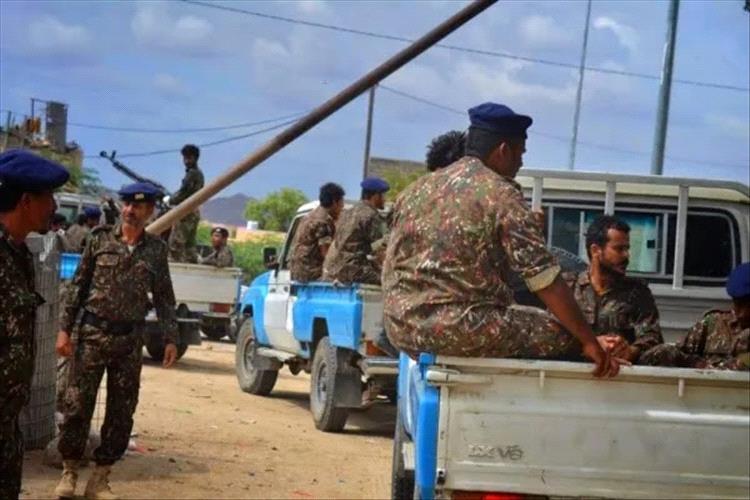 منتسبو الأمن العام في أبين يعبرون عن استيائهم من تأخير صرف مرتباتهم ويطالبون بتدخل عاجل