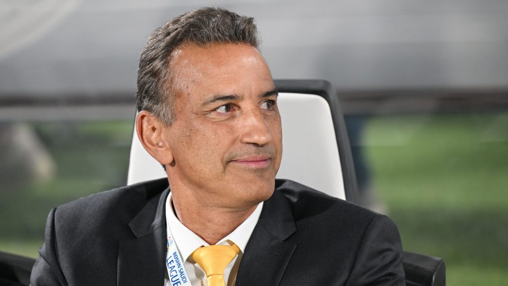 شاموسكا يعود إلى الدوري السعودي بعد خيبة نيوم