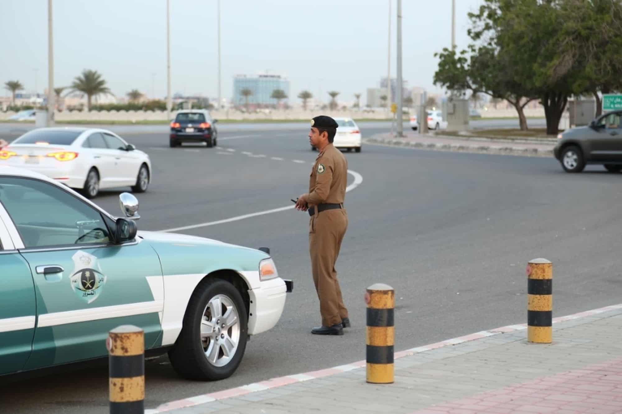 المرور السعودي: غرامة 150 ريال لمخالفة التباطؤ في السير على الطرق في هذه الحالات!