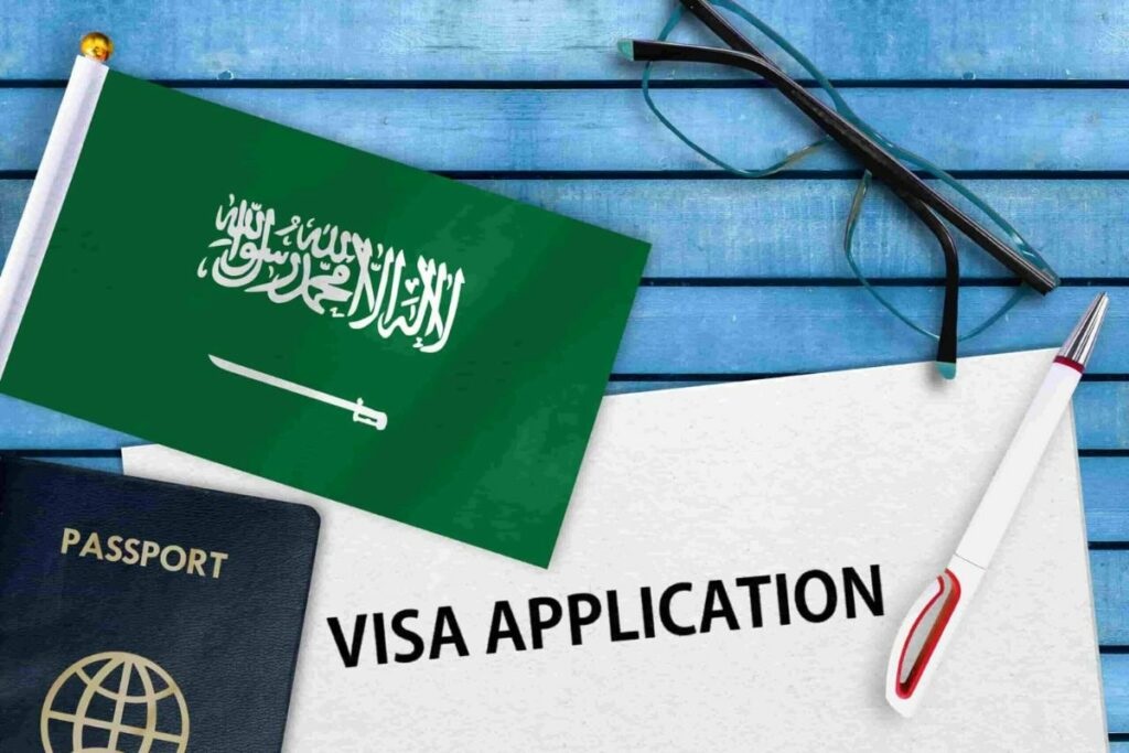 السعودية تستأنف إصدار تأشيرات العمل المؤقتة مع استمرار حظر 13 دولة عربية
