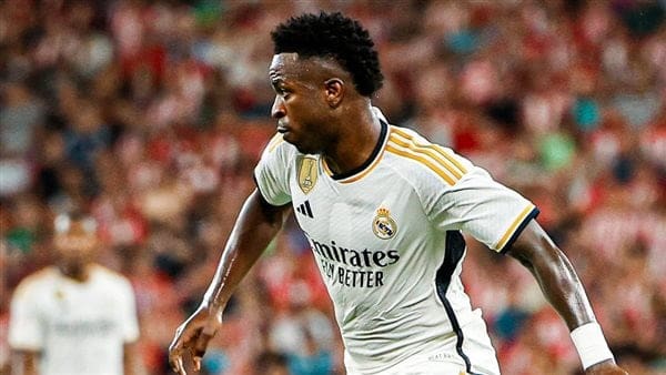 ريال مدريد يرفض التخلي عن نجمه وسط إغراءات سعودية بصفقة القرن