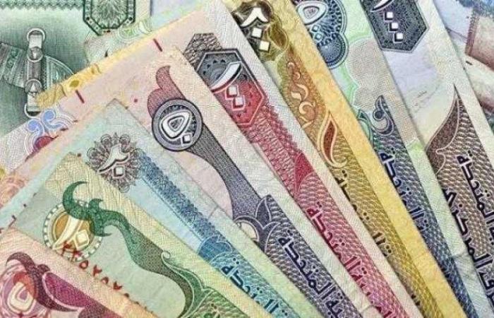 أسعار العملات العربية تتباين في البنوك اليوم الأحد: كم يبلغ سعر الدينار الكويتي؟