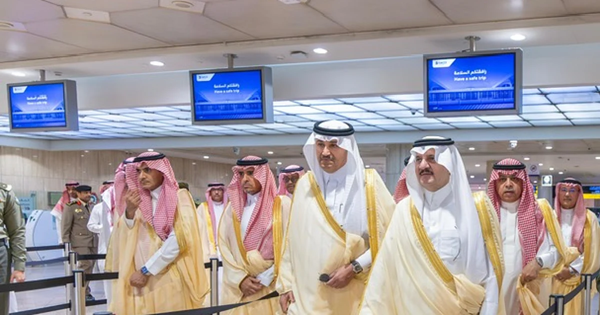 أمير الشرقية يطلق بوابات إلكترونية ذكية في مطار الملك فهد لتسهيل وتسريع إجراءات السفر